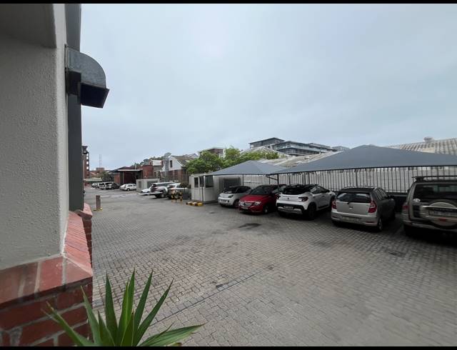 170M² BUSINESS TO LET IN GREEN POINT